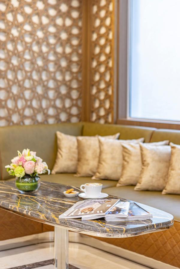 Golden Sands Suites Dubai Esterno foto