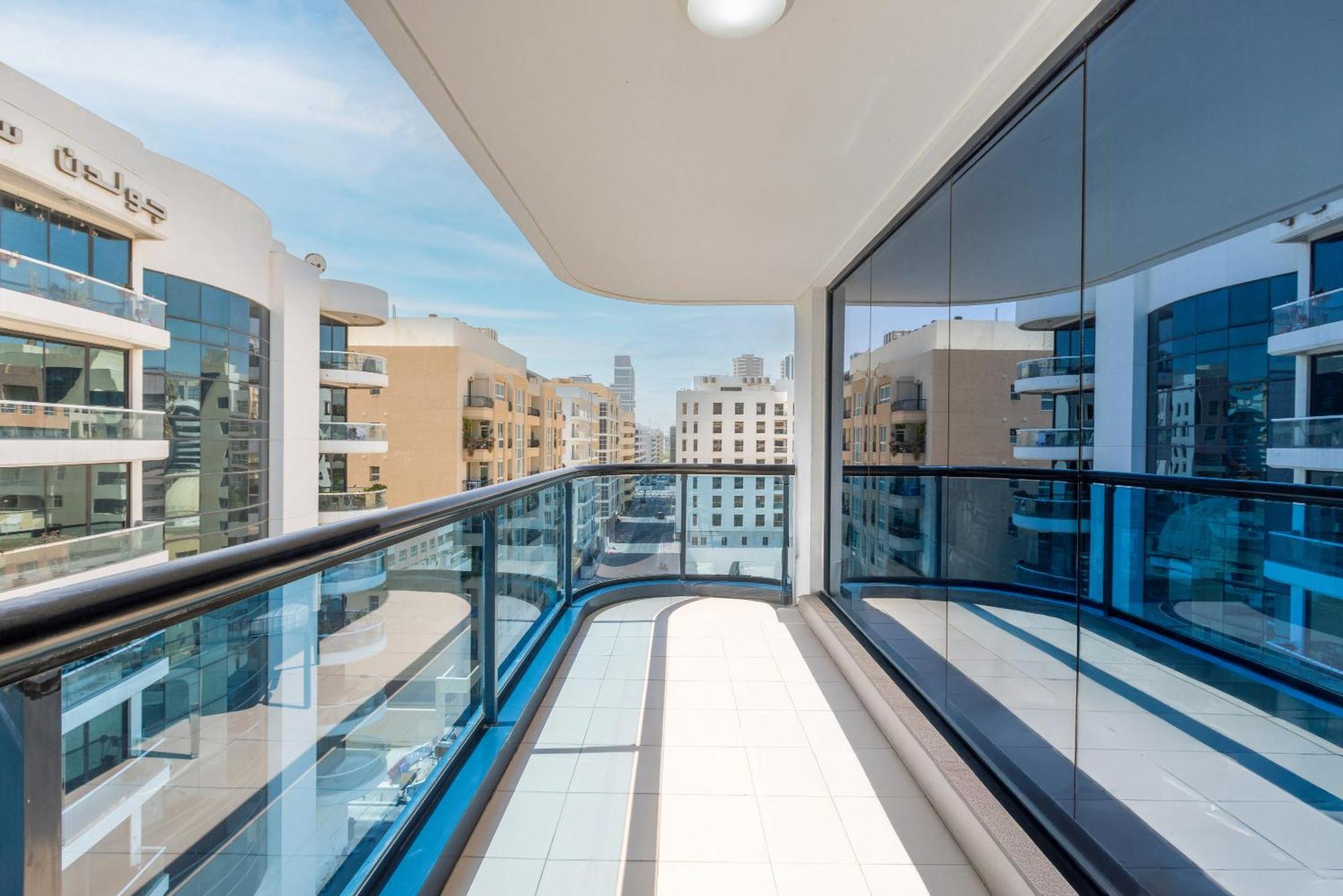 Golden Sands Suites Dubai Esterno foto