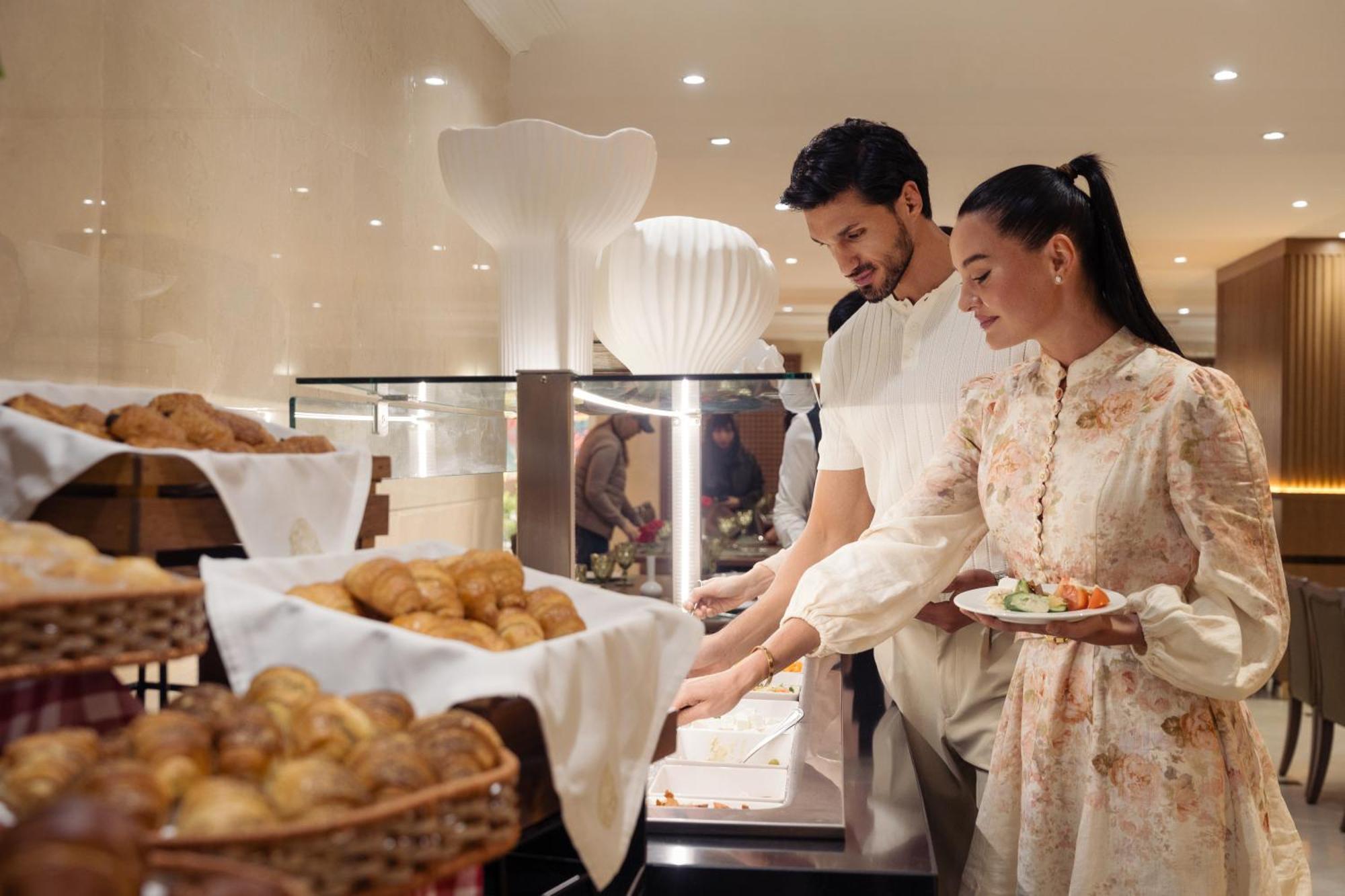 Golden Sands Suites Dubai Esterno foto